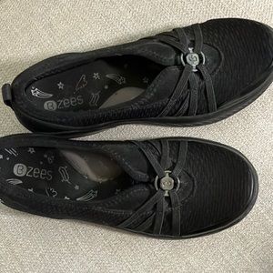 BZEES ladies shoes